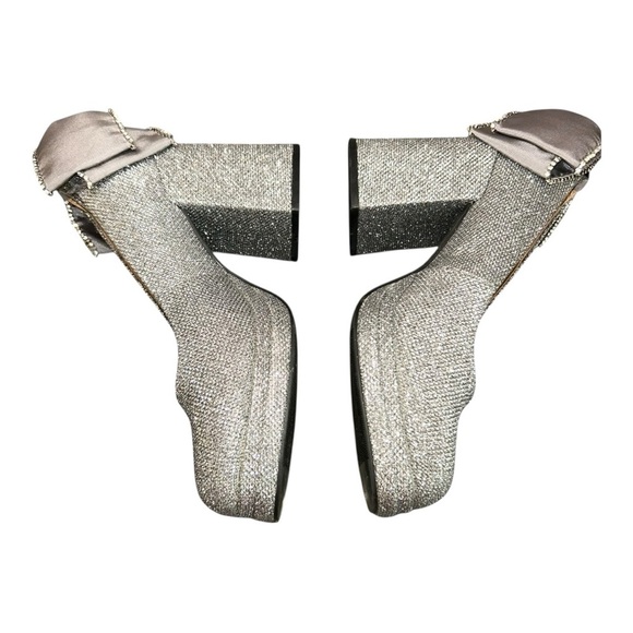 Torrid BETSEY JOHNSON SILVER BOW BACK HEEL size 7.5 (WW - WIDE WIDTH) NIB - Picture 12 of 15